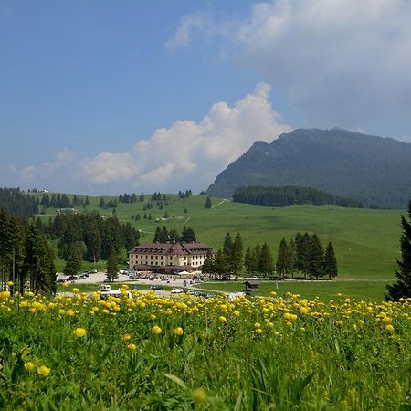 Hotel Vezzena Malga Postesina Luaran gambar